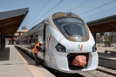 52785-ter-train-dakar-senegal.jpg